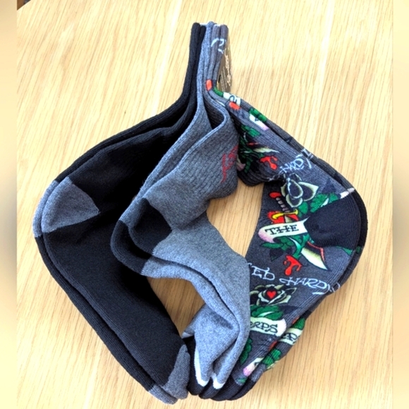 NWT Ed Hardy Cushioned Crew Socks Skulls, Tigers, Roses/Corps Black & Grey Plain - Picture 9 of 16